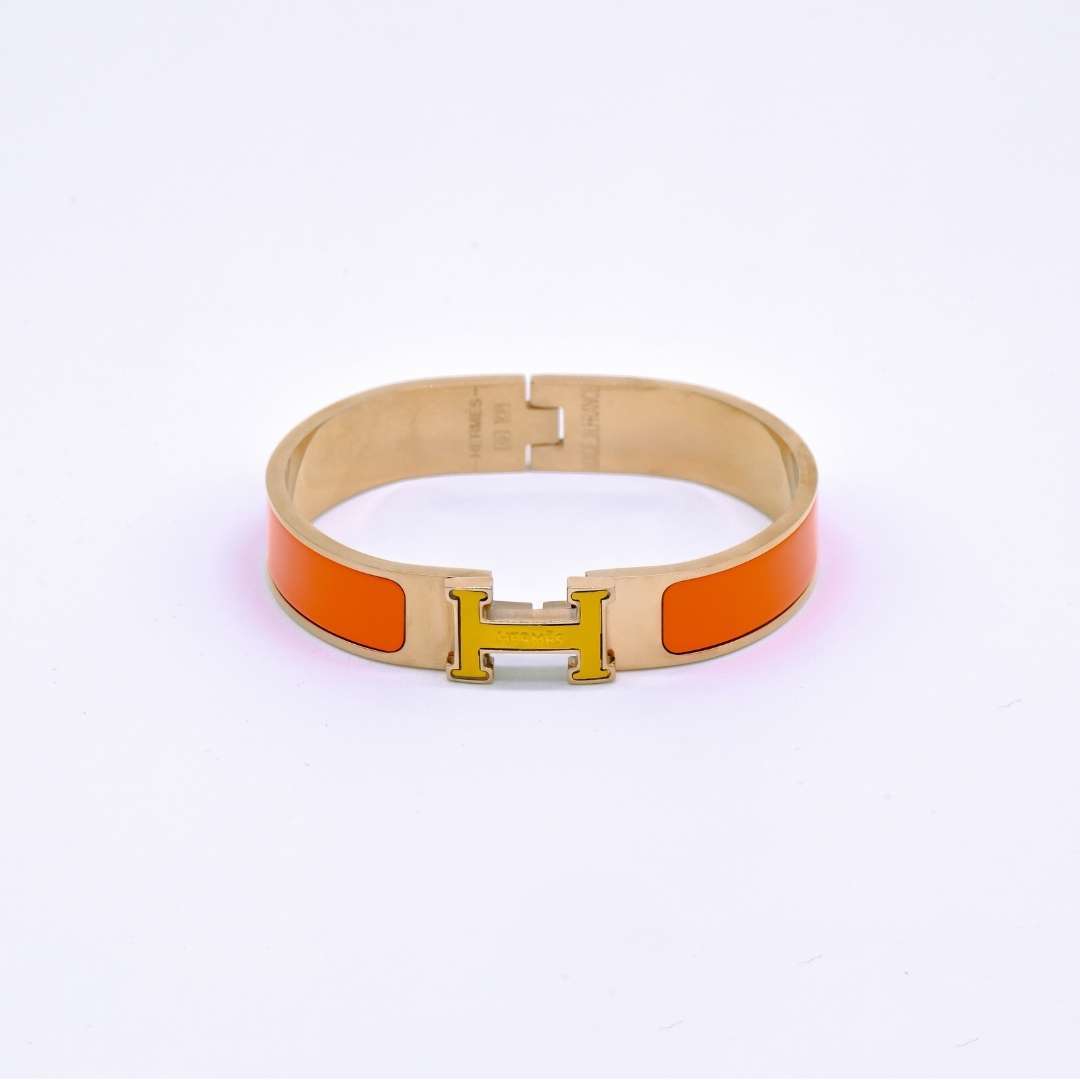 กำไลตัว H