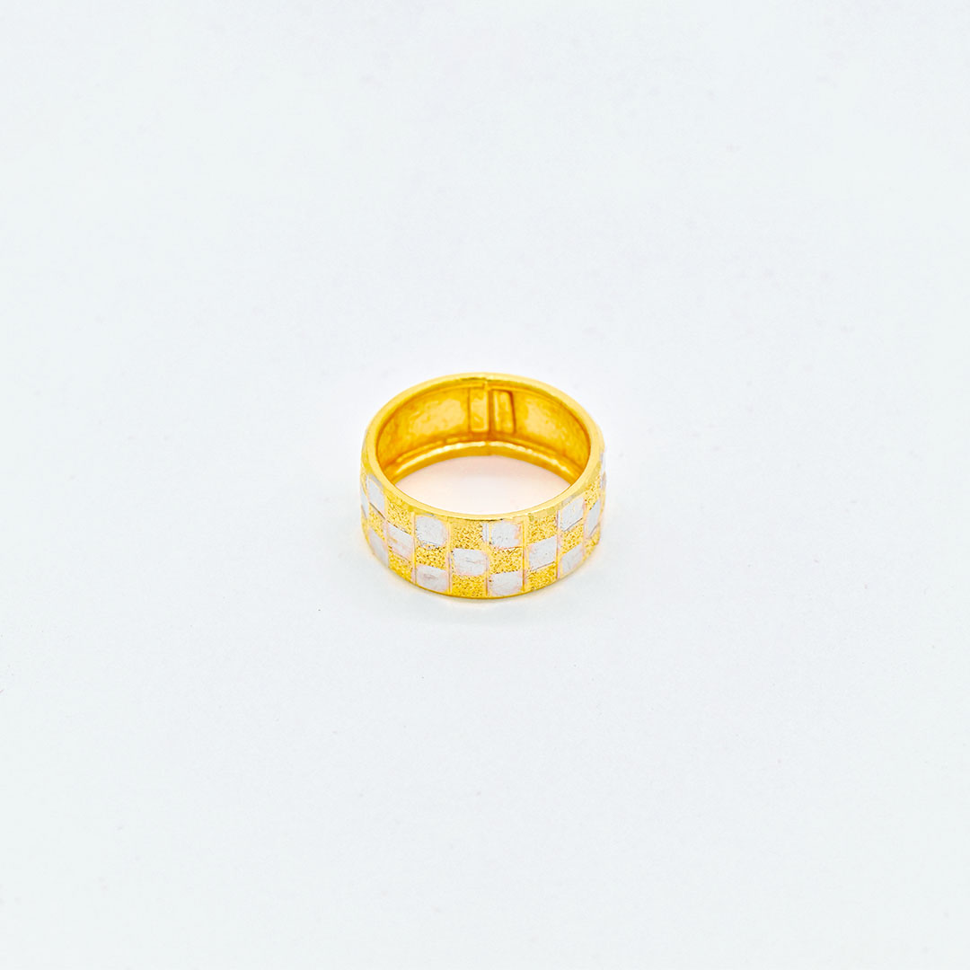 แหวนตารางทูโทน