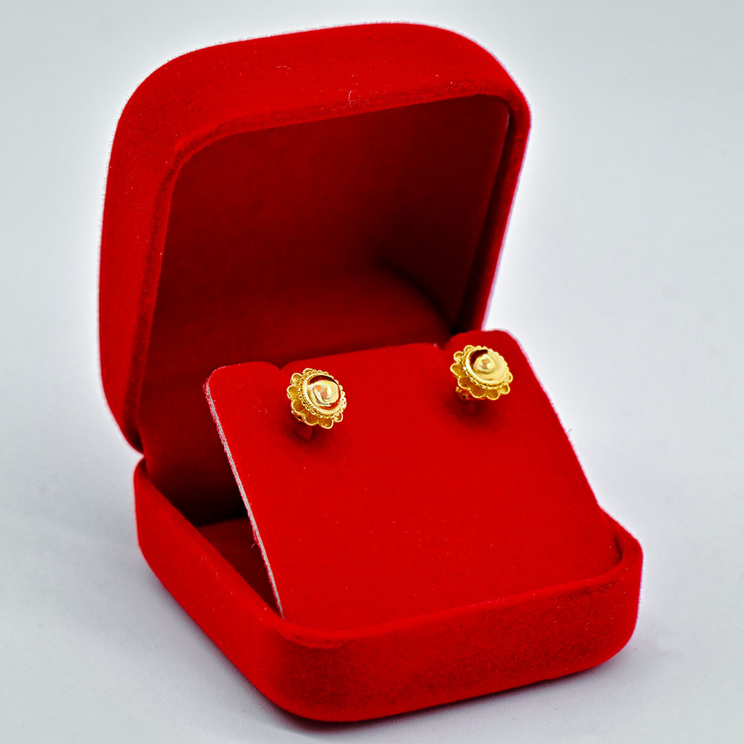 ต่างหูดอกไม้เต้าเกลี้ยง