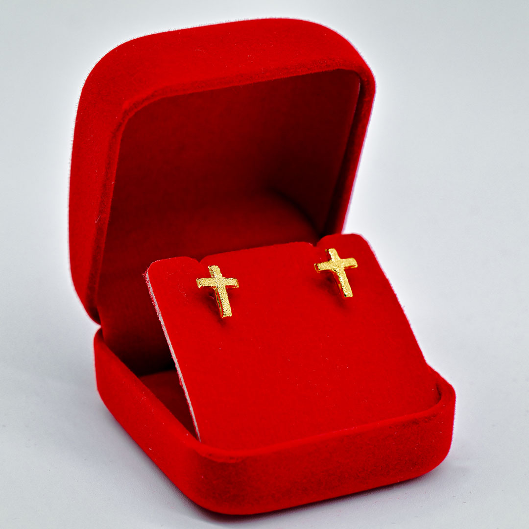 ต่างหูกางเขนพ่นทราย